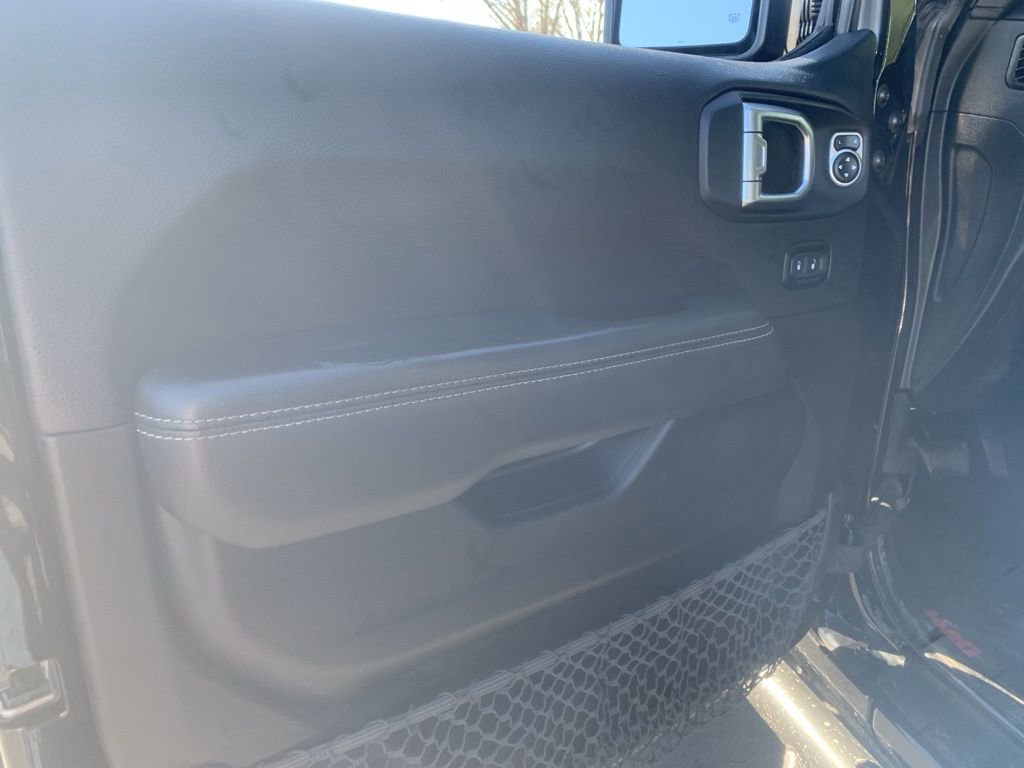 Used 2020 Jeep Gladiator Overland image 11