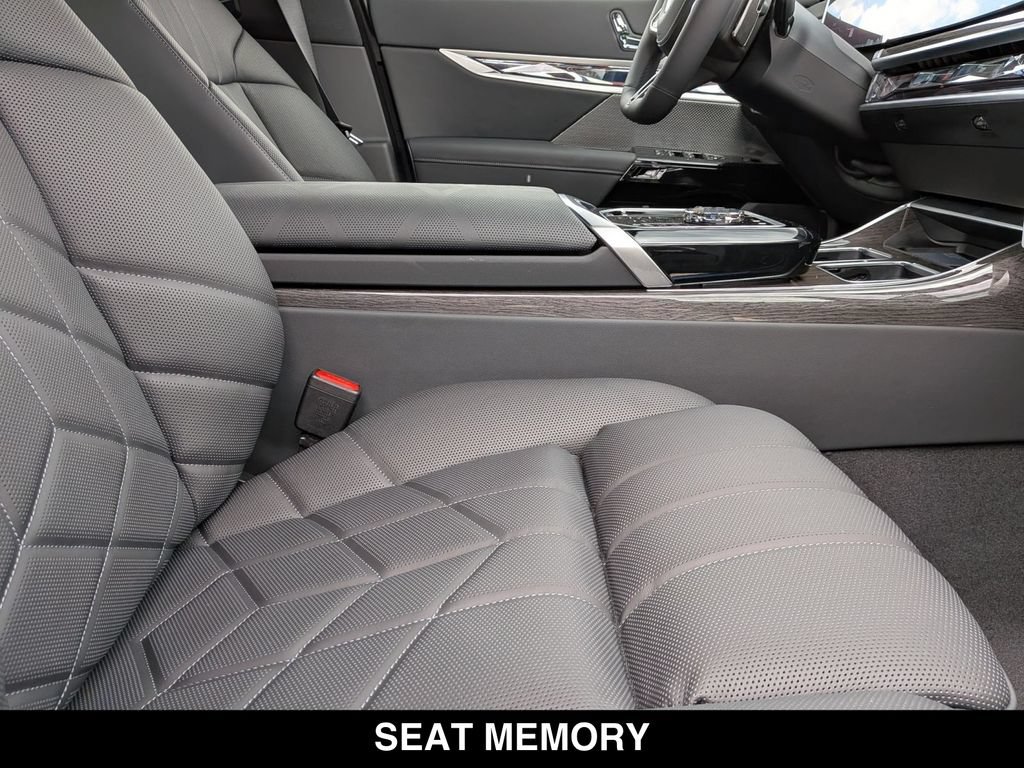 New 2026 BMW 760i xDrive w/ Executive Package AWD/4WD image 18