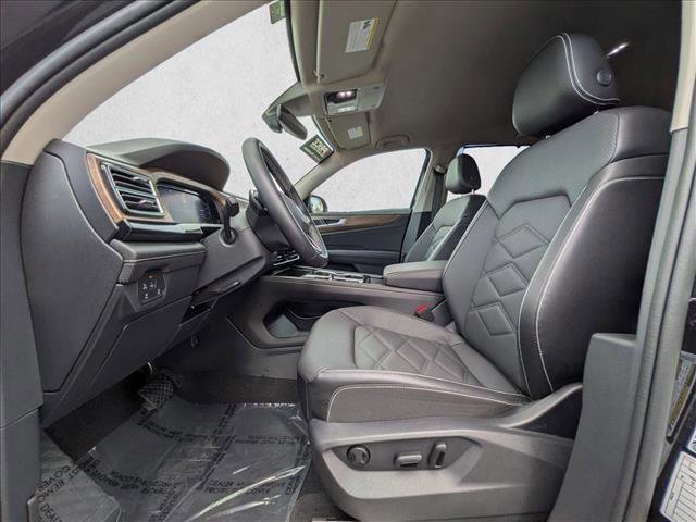 Used 2025 Volkswagen Atlas SE image 15