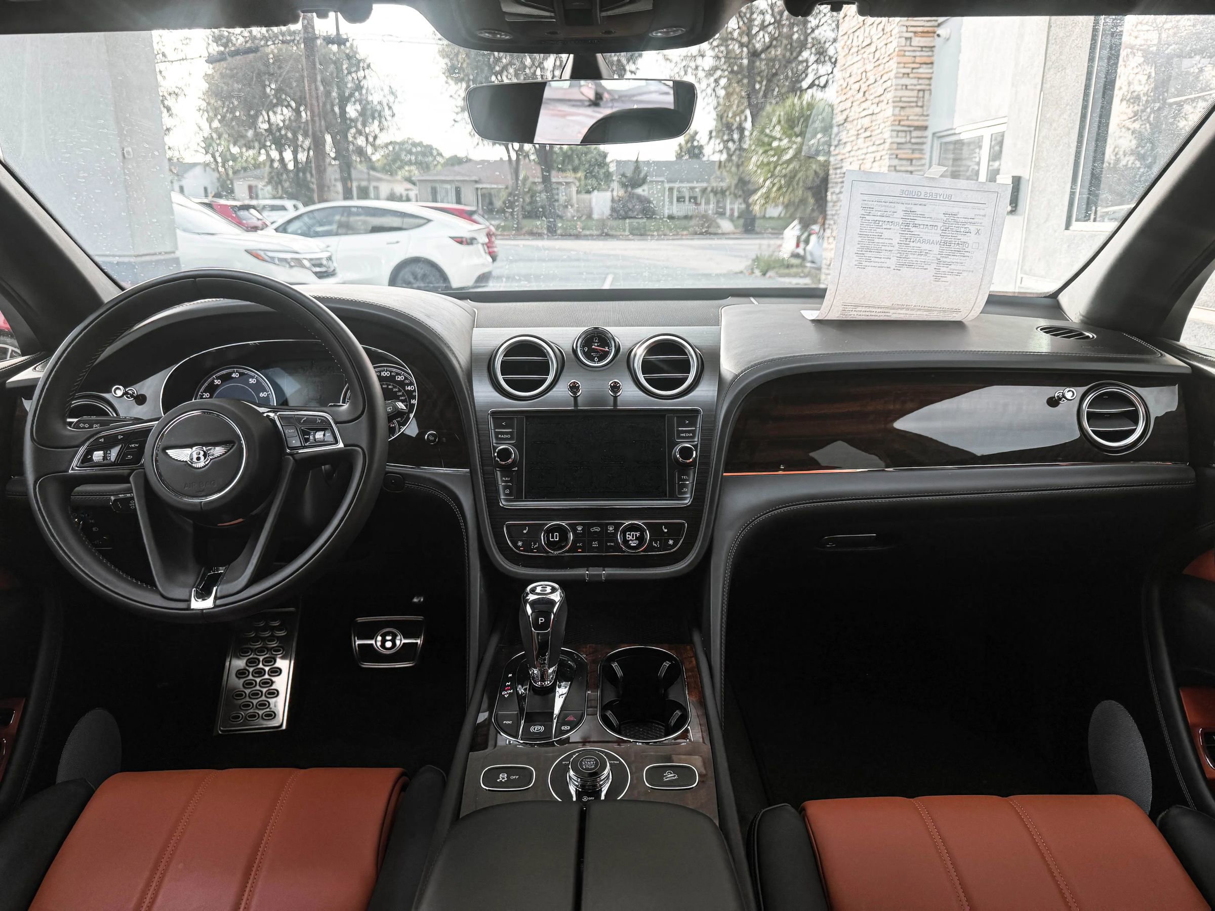 Used 2020 Bentley Bentayga image 26