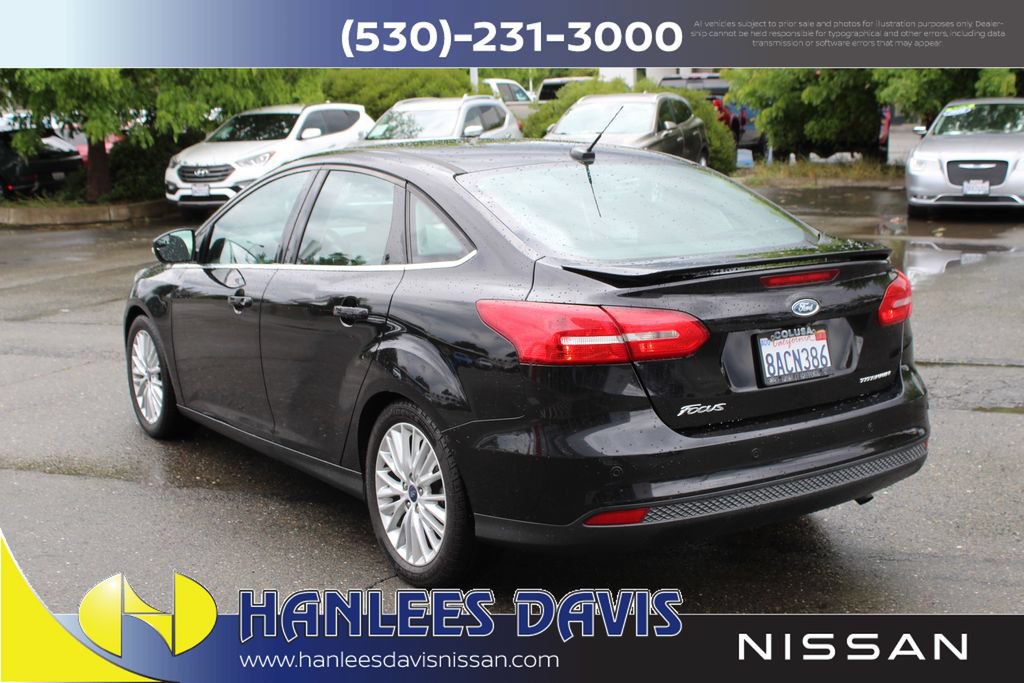 Used 2017 Ford Focus Titanium FWD image 9