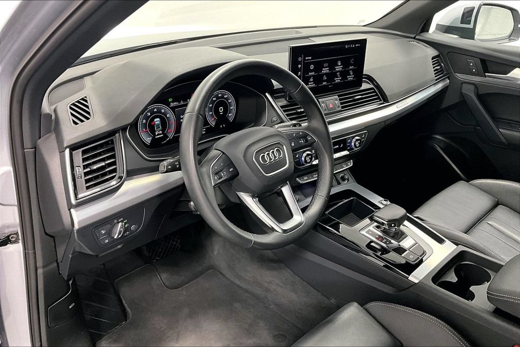 Used 2025 Audi Q5 2.0T Premium AWD/4WD image 16