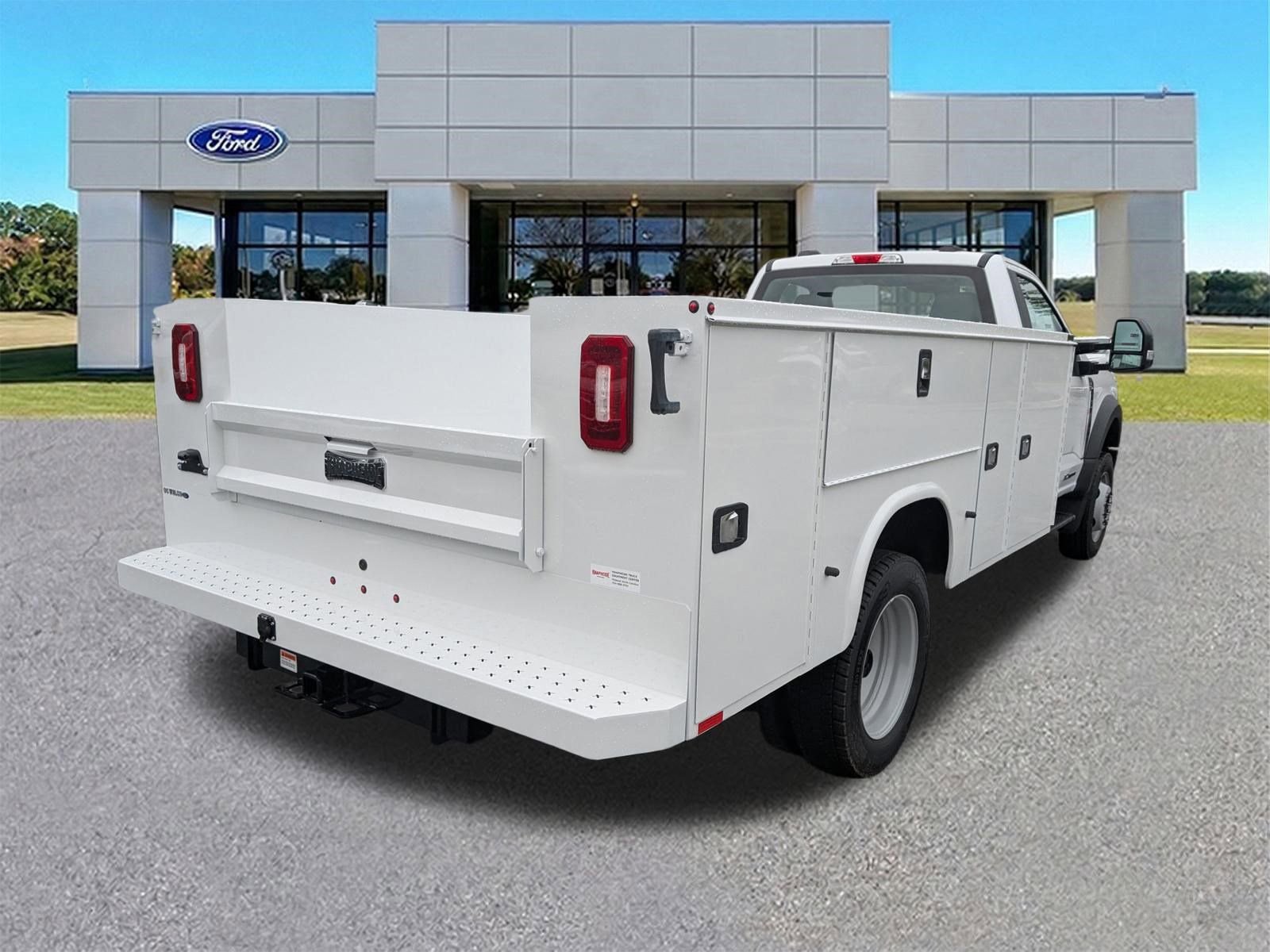 New 2025 Ford F550 4x4 Regular Cab Super Duty image 4
