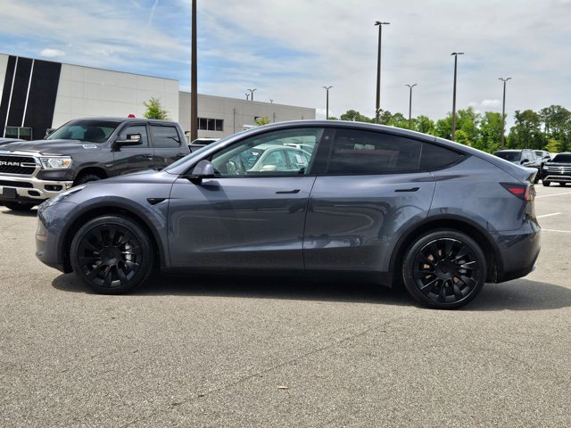 Used 2023 Tesla Model Y Long Range video 3