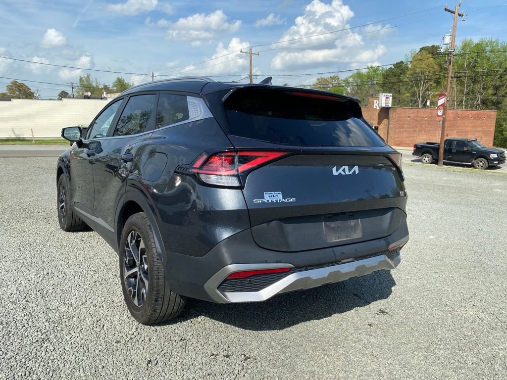 Used 2023 Kia Sportage EX AWD/4WD image 4