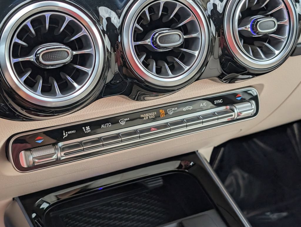 New 2026 Mercedes-Benz GLB 250 4MATIC image 19