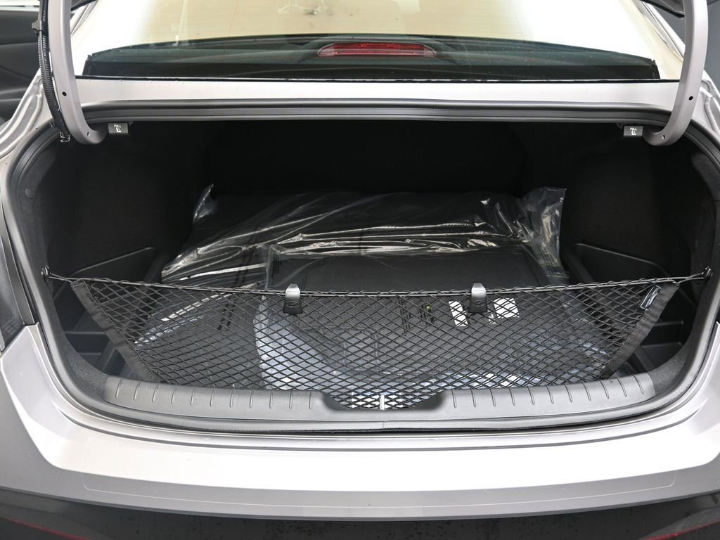 Certified 2025 Hyundai Elantra Sport FWD image 18