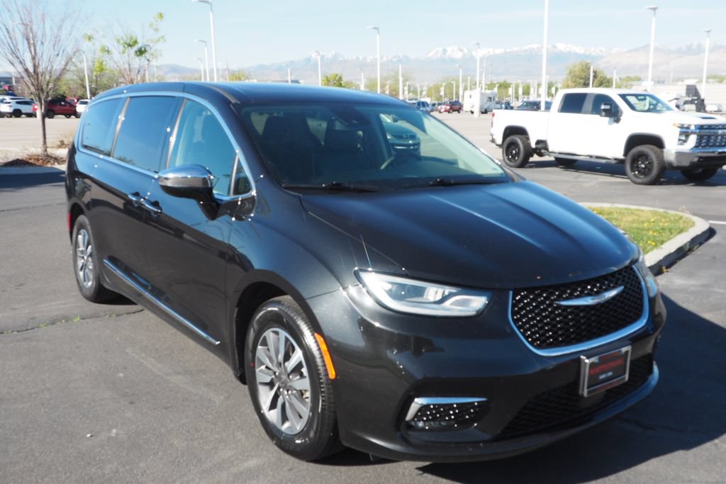 Used 2023 Chrysler Pacifica Limited FWD image 8