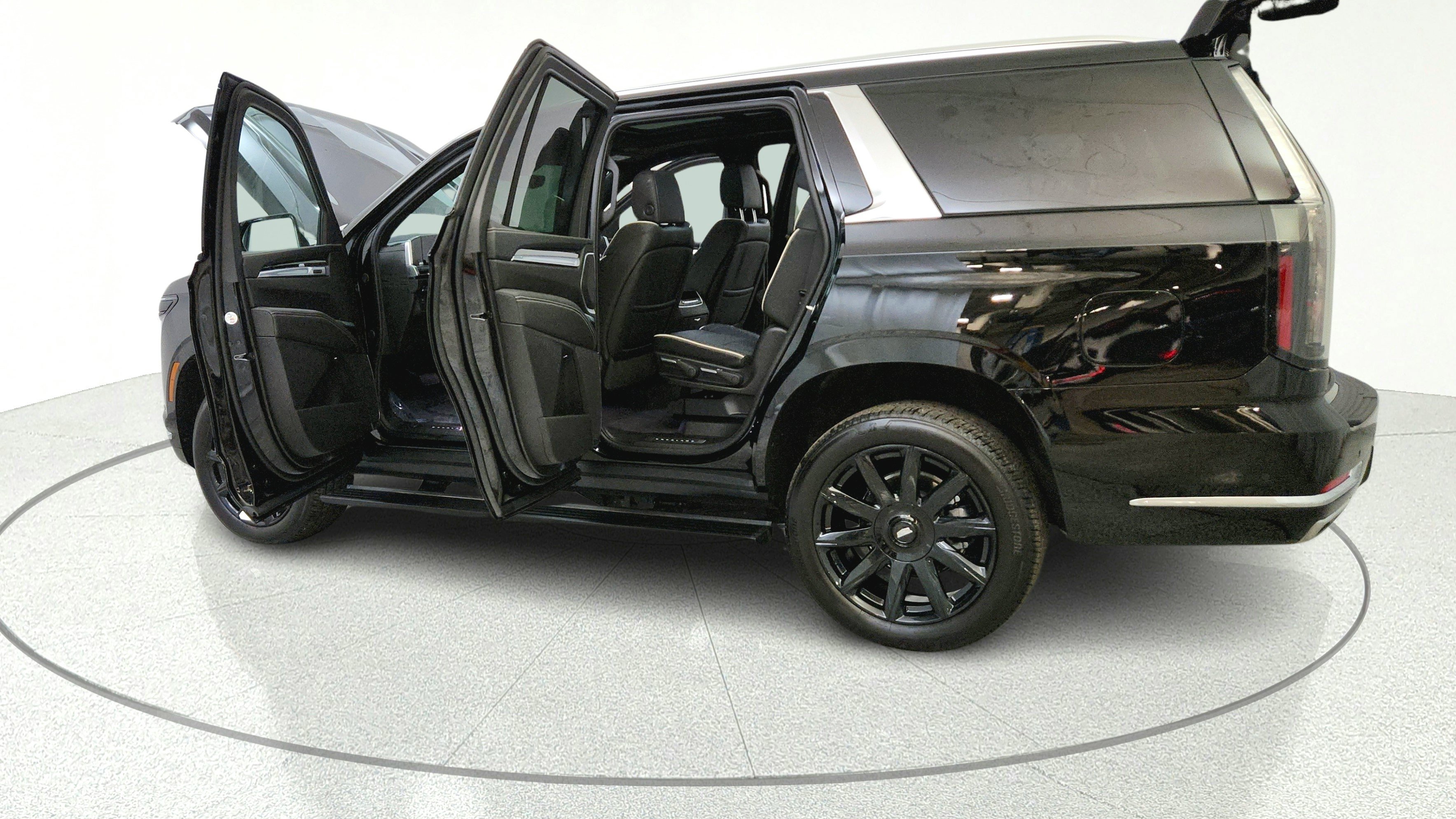 Used 2026 Cadillac Escalade Luxury w/ LPO, Floor Liner Package AWD/4WD image 12