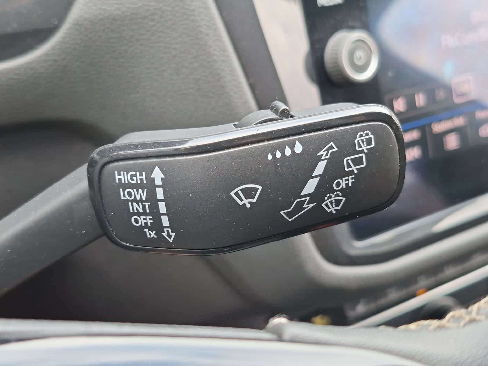 Used 2021 Volkswagen Tiguan SE AWD/4WD image 25
