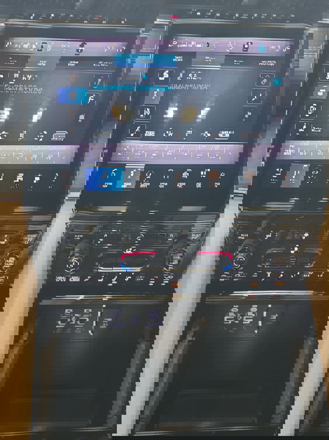 Used 2024 Jeep Grand Cherokee Limited w/ Black Appearance Package image 28