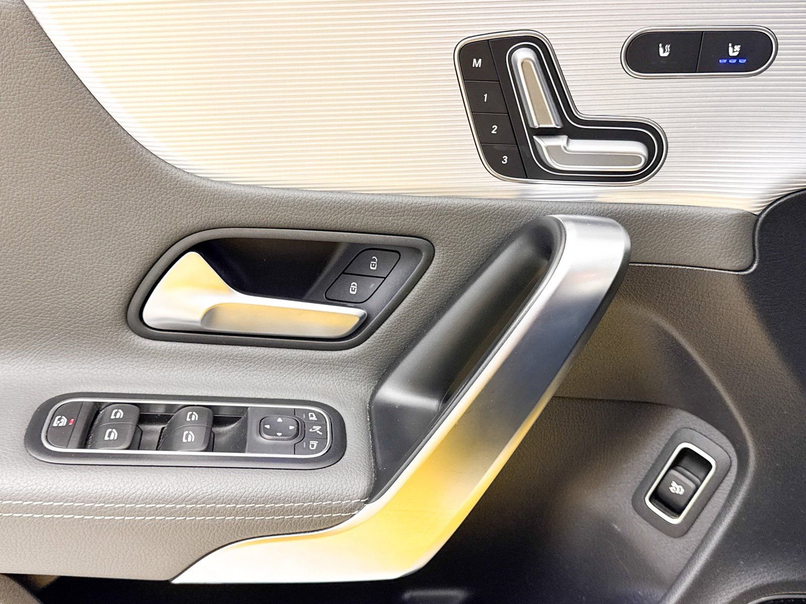 Used 2020 Mercedes-Benz CLA 250 image 28