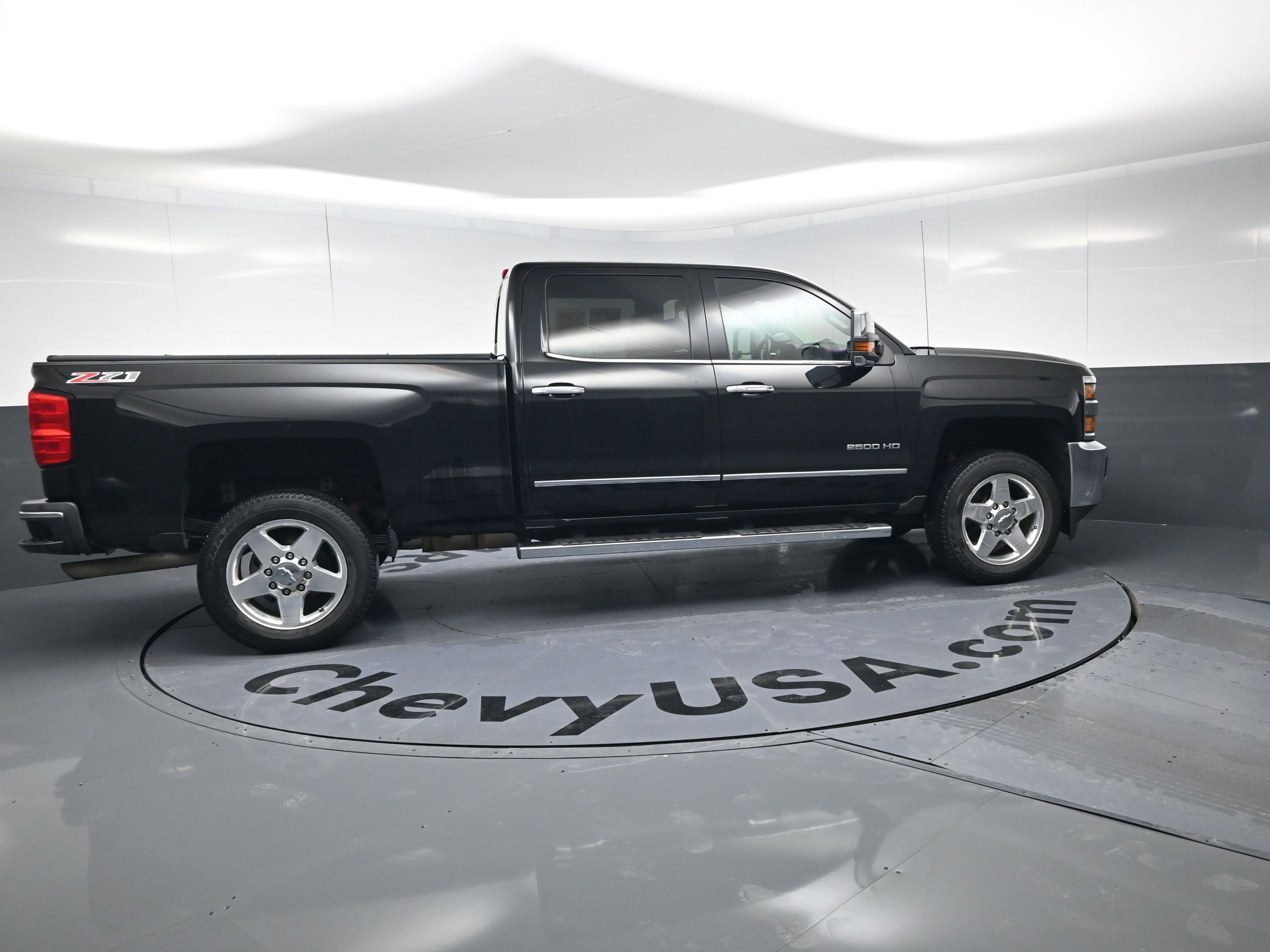 Used 2015 Chevrolet Silverado 2500 LTZ w/ LTZ Plus Package image 10