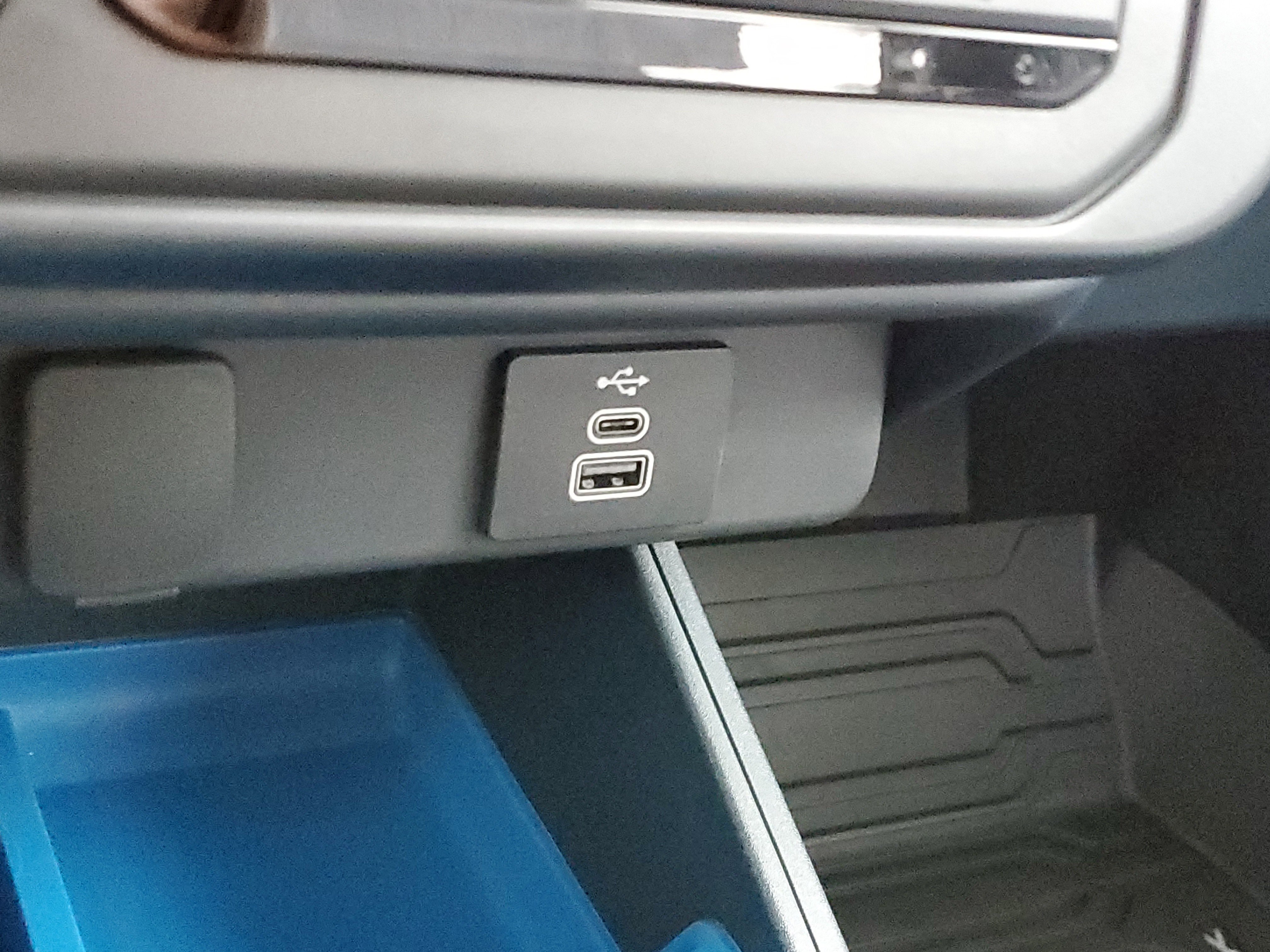 Certified 2025 Ford Maverick XLT image 28