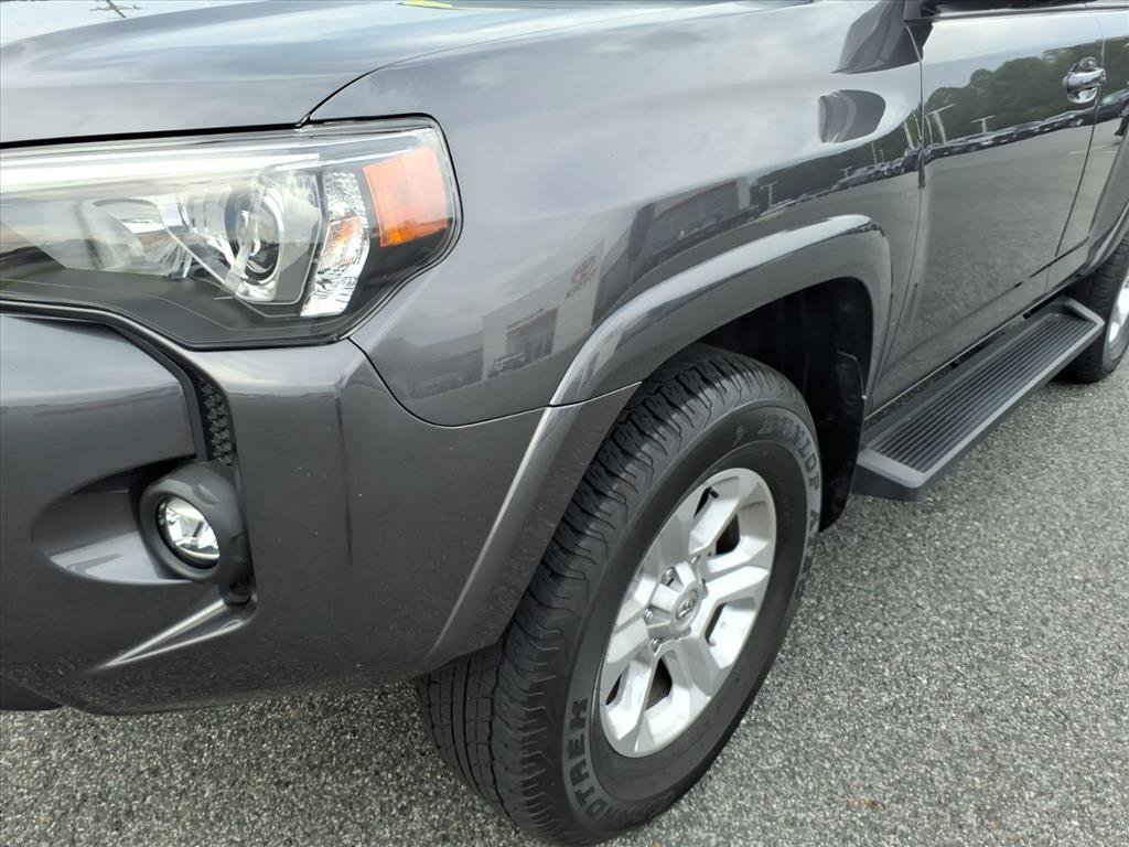 Used 2023 Toyota 4Runner SR5 Premium w/ Moonroof Package AWD/4WD image 9