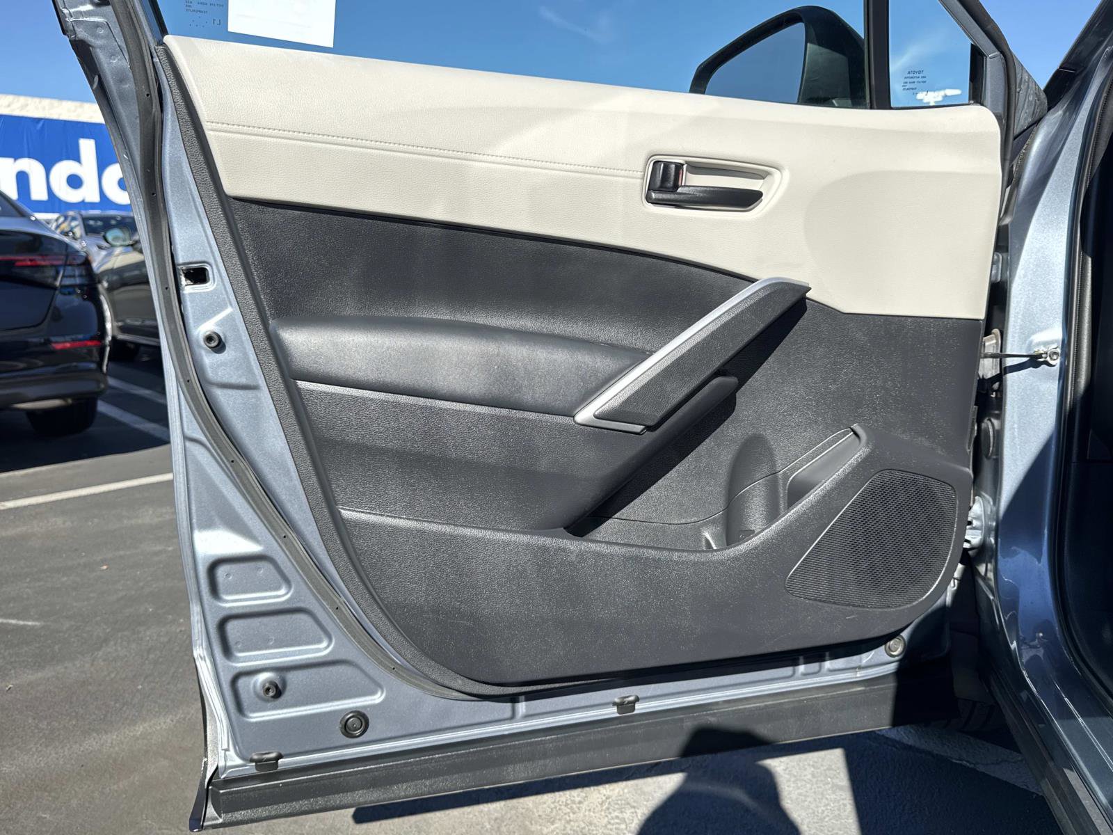 Used 2022 Toyota Corolla Cross L image 19