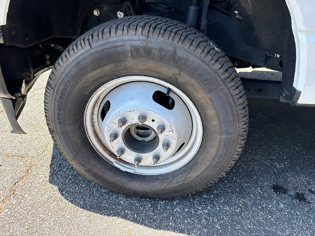 Used 2024 Ford F350 XL AWD/4WD image 11