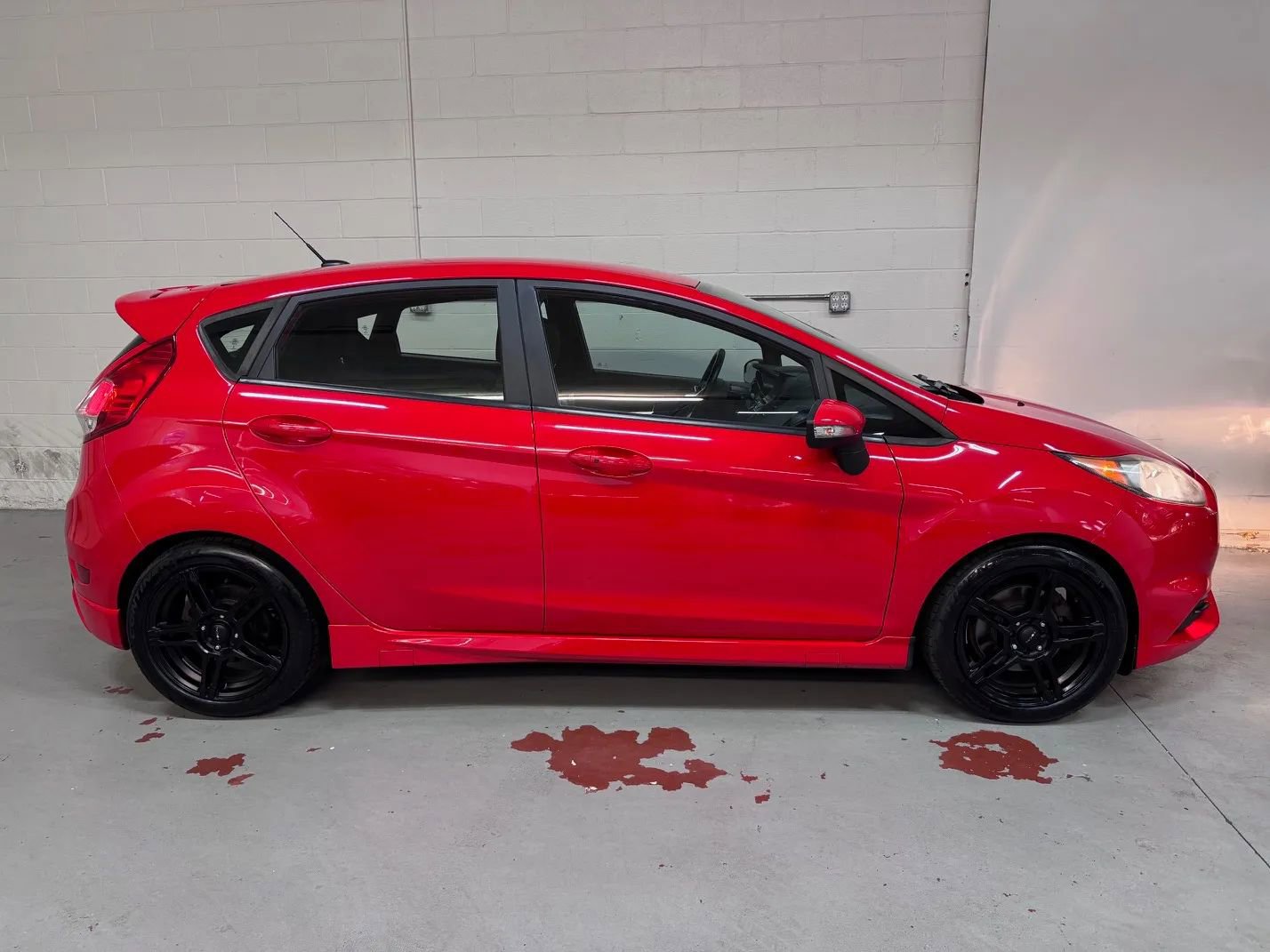 Used 2015 Ford Fiesta ST FWD image 2