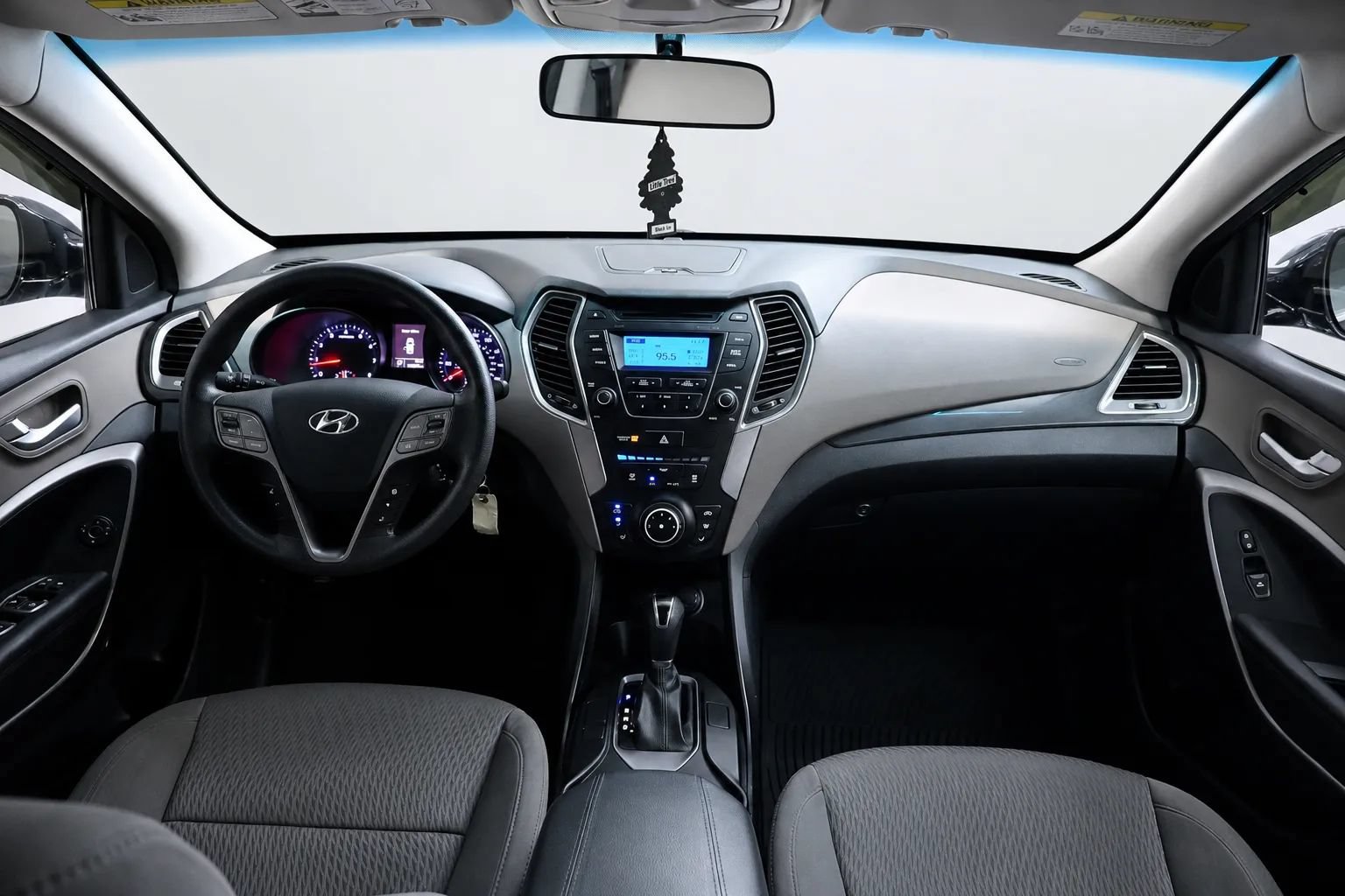 Used 2016 Hyundai Santa Fe Sport FWD image 2