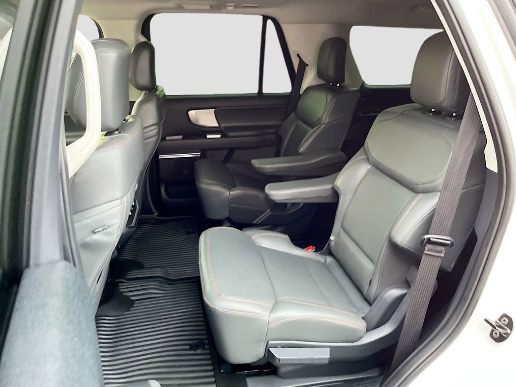 Used 2025 Ford Expedition Active AWD/4WD image 26
