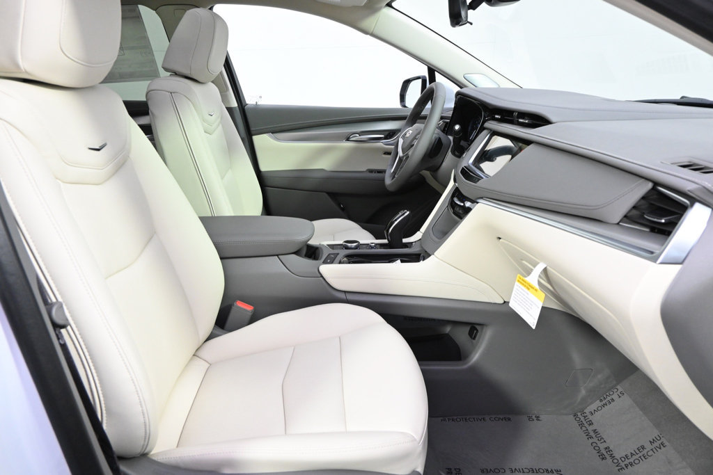 New 2026 Cadillac XT5 Premium Luxury w/ LPO, Floor Liner Package AWD/4WD image 16