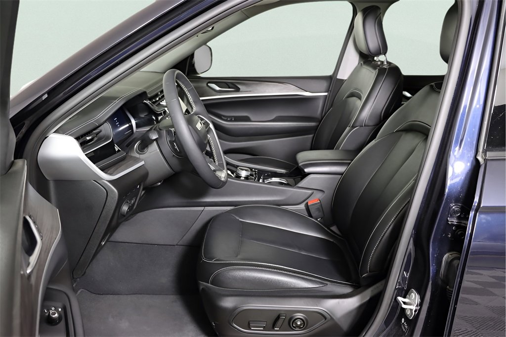 Used 2022 Jeep Grand Cherokee Limited 4xe image 19