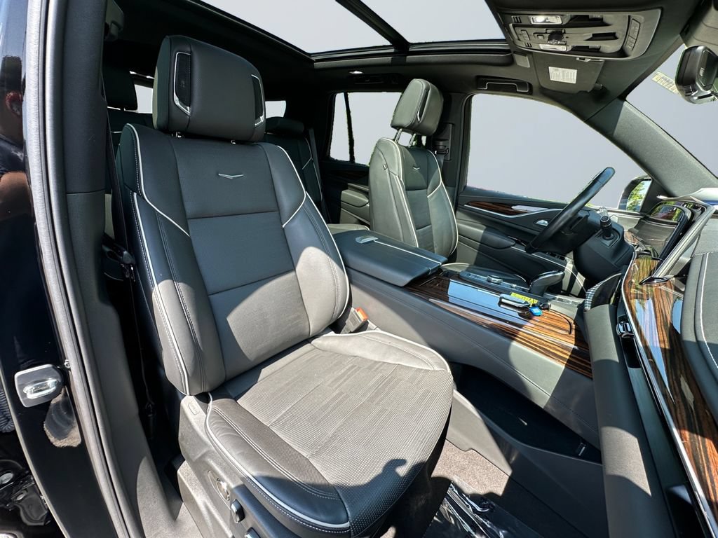 Used 2023 Cadillac Escalade Premium Luxury w/ Touring Package AWD/4WD image 15