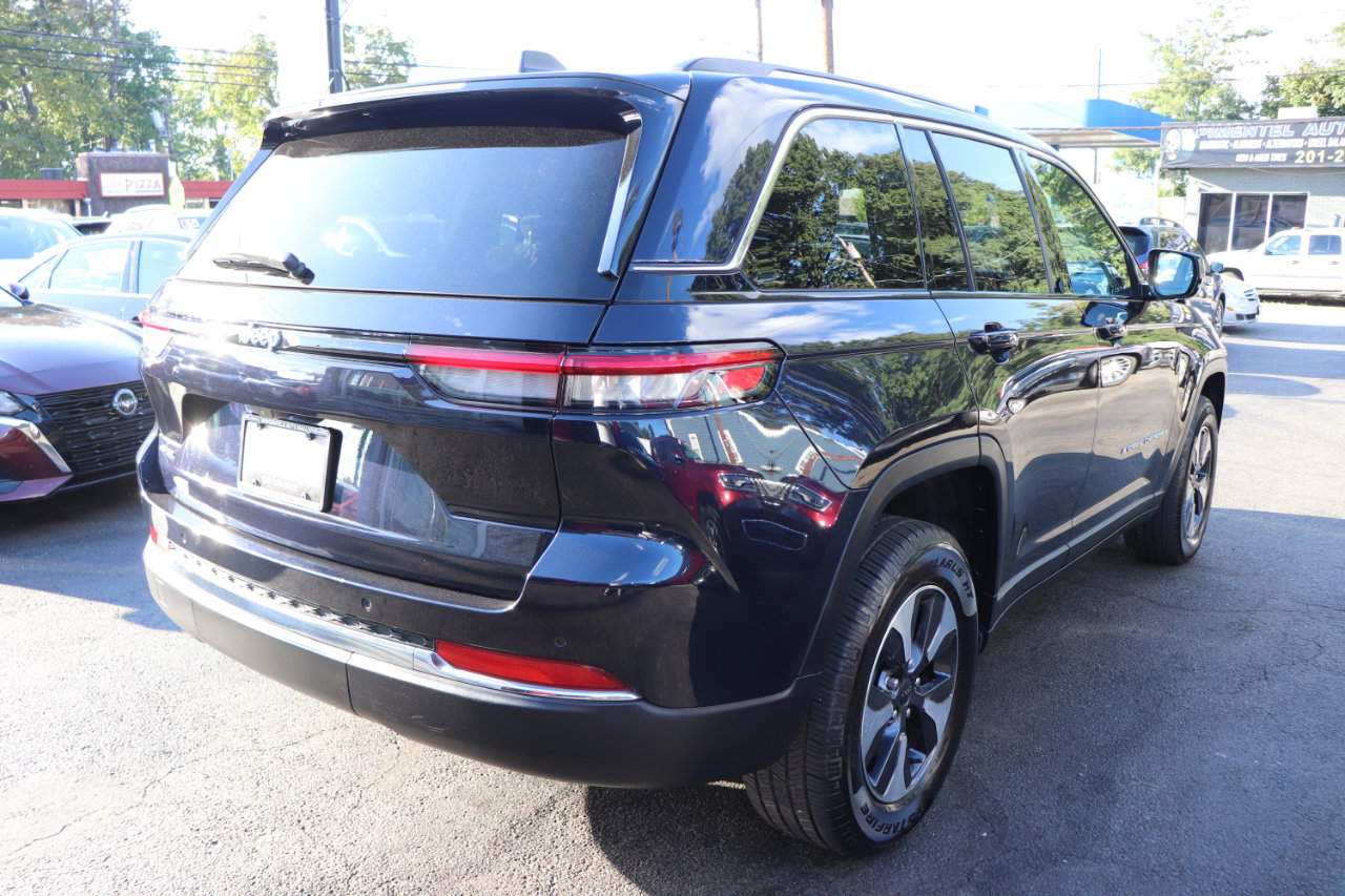 Used 2024 Jeep Grand Cherokee Limited 4xe image 5