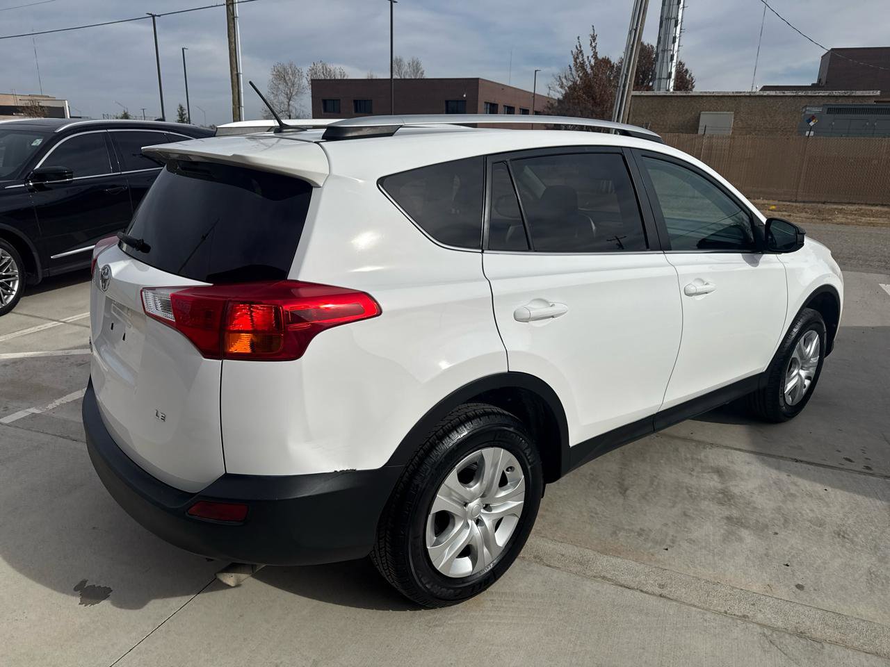 Used 2014 Toyota RAV4 LE image 9