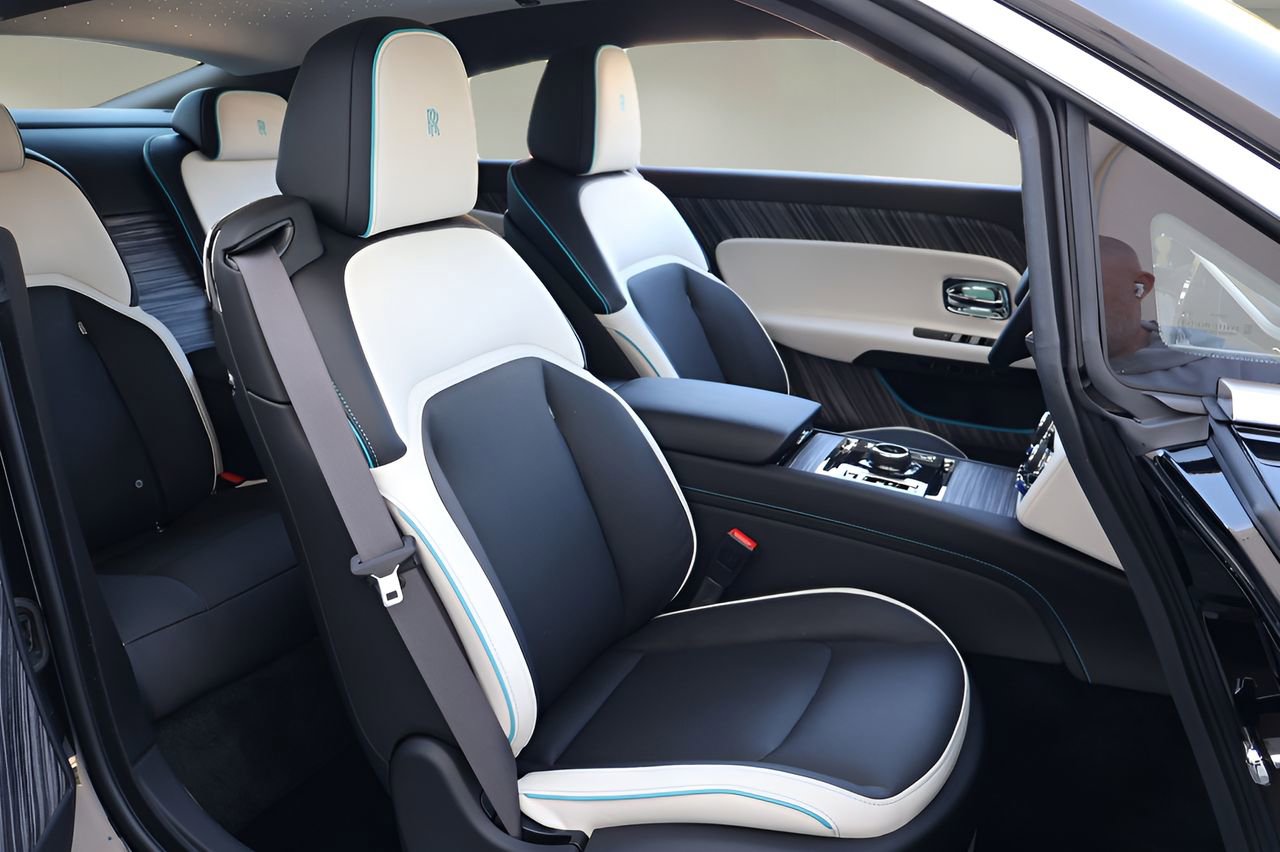 New 2026 Rolls-Royce Spectre image 22