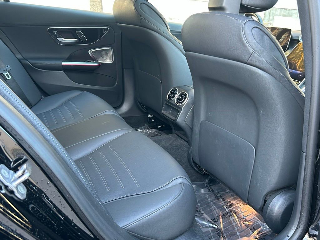 Used 2025 Mercedes-Benz C 300 4MATIC Sedan image 43