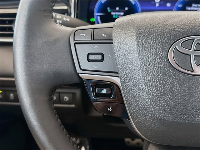 Used 2025 Toyota Camry XSE image 33