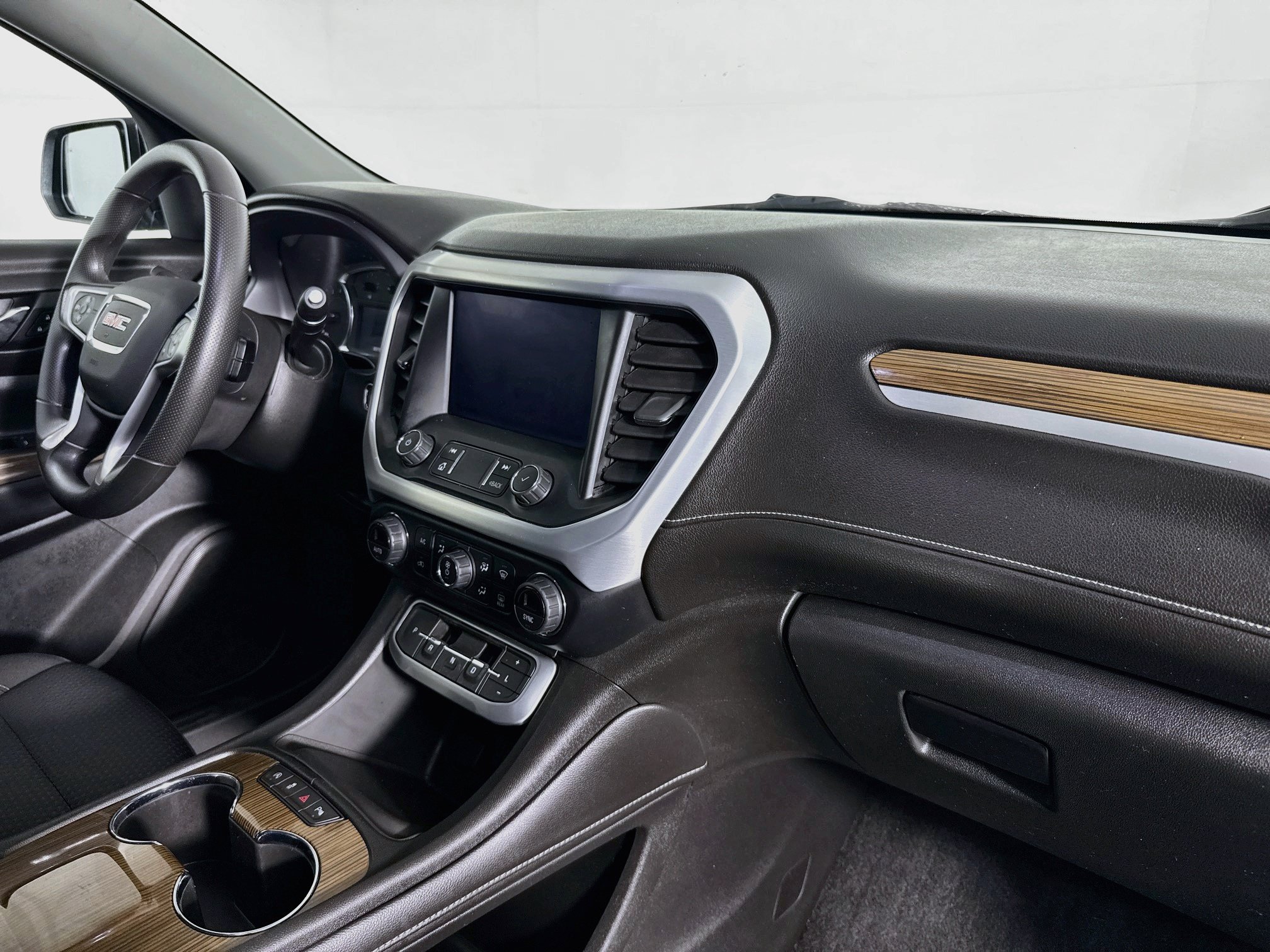 Used 2021 GMC Acadia SLE w/ Elevation Edition FWD image 44