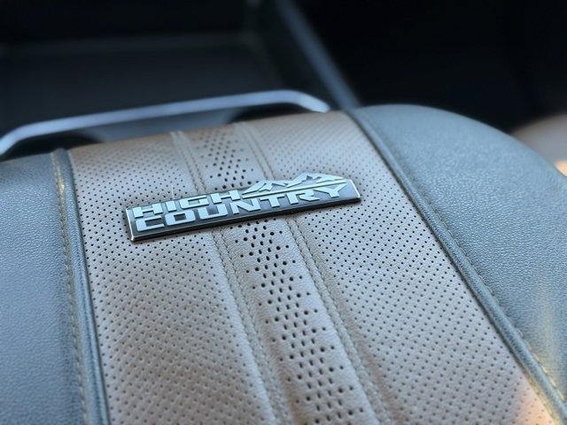 Used 2024 Chevrolet Silverado 3500 High Country image 31