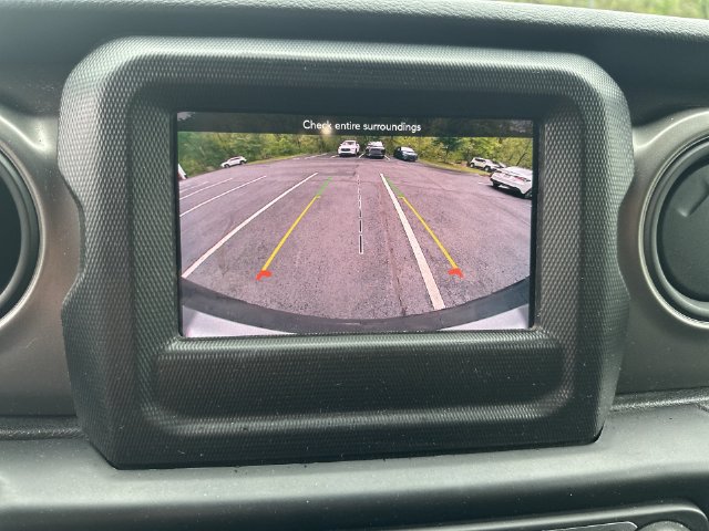 Used 2022 Jeep Wrangler Sport AWD/4WD image 27