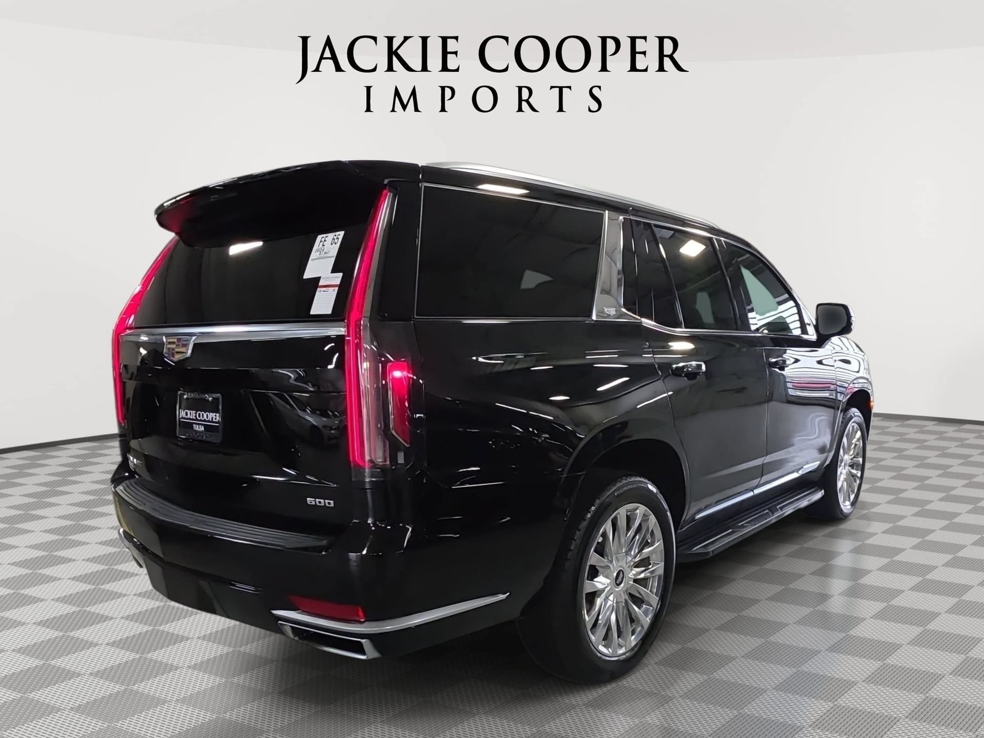 Used 2024 Cadillac Escalade Premium Luxury RWD image 5