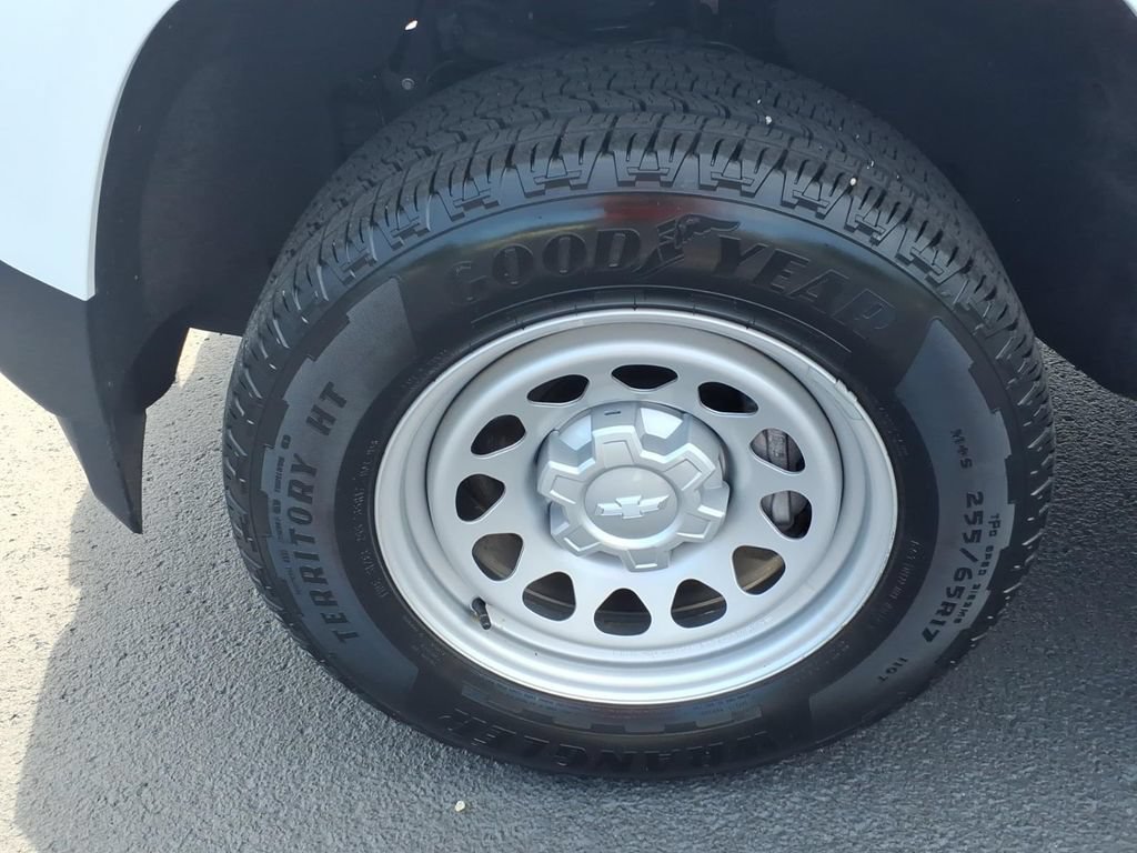 Certified 2024 Chevrolet Colorado W/T RWD image 9