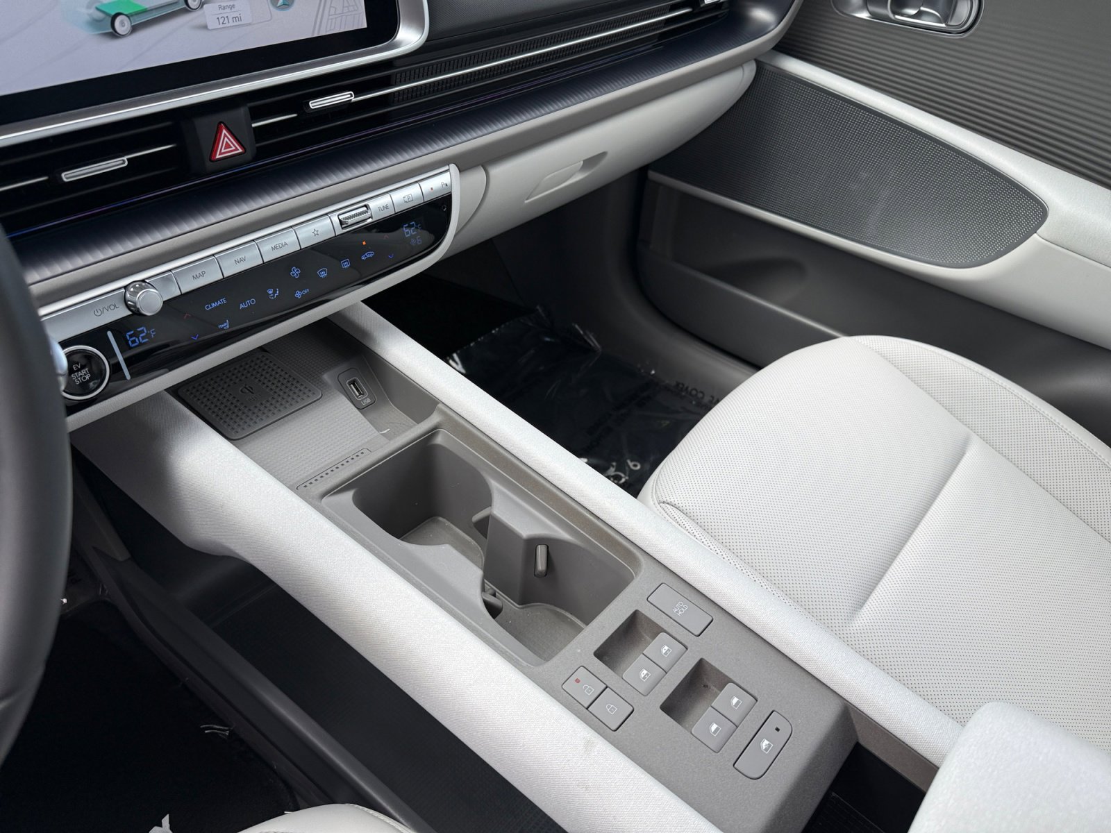 Certified 2024 Hyundai Ioniq 6 SEL image 13