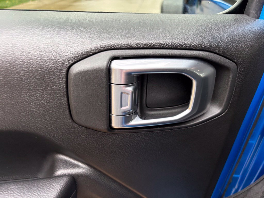 Used 2024 Jeep Wrangler Unlimited AWD/4WD image 38