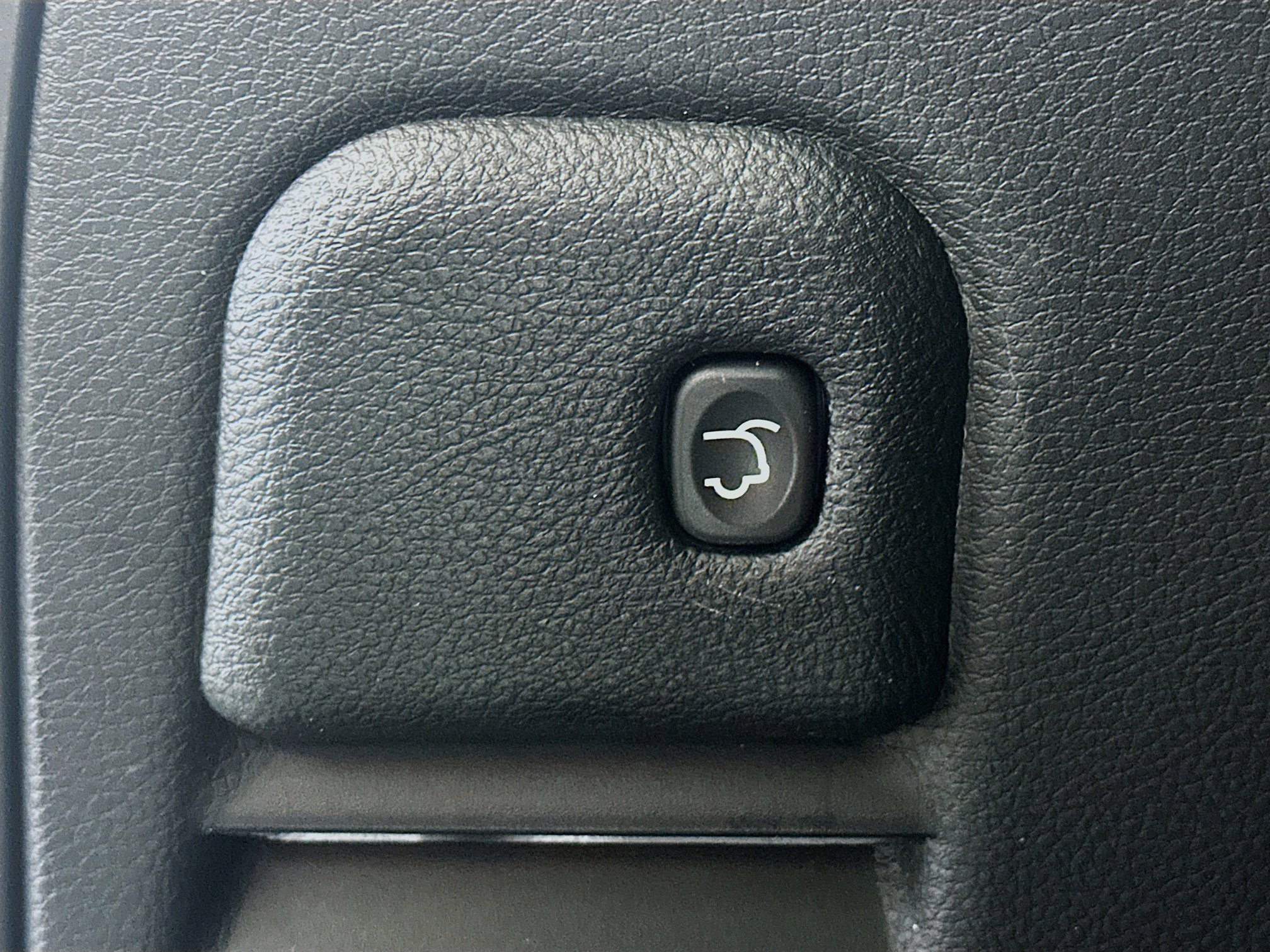 Used 2018 Jeep Grand Cherokee Limited image 32