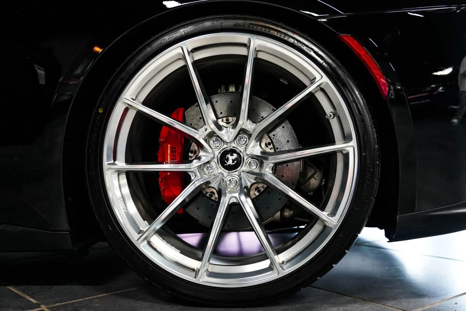 Used 2018 Ferrari GTC4Lusso AWD/4WD image 25