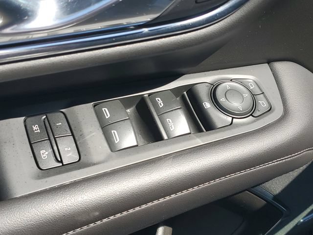 Used 2021 Chevrolet Tahoe LT AWD/4WD image 17