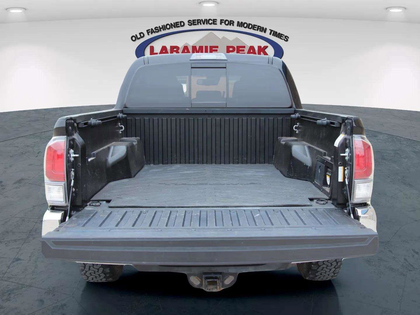 Used 2022 Toyota Tacoma TRD Off-Road image 5