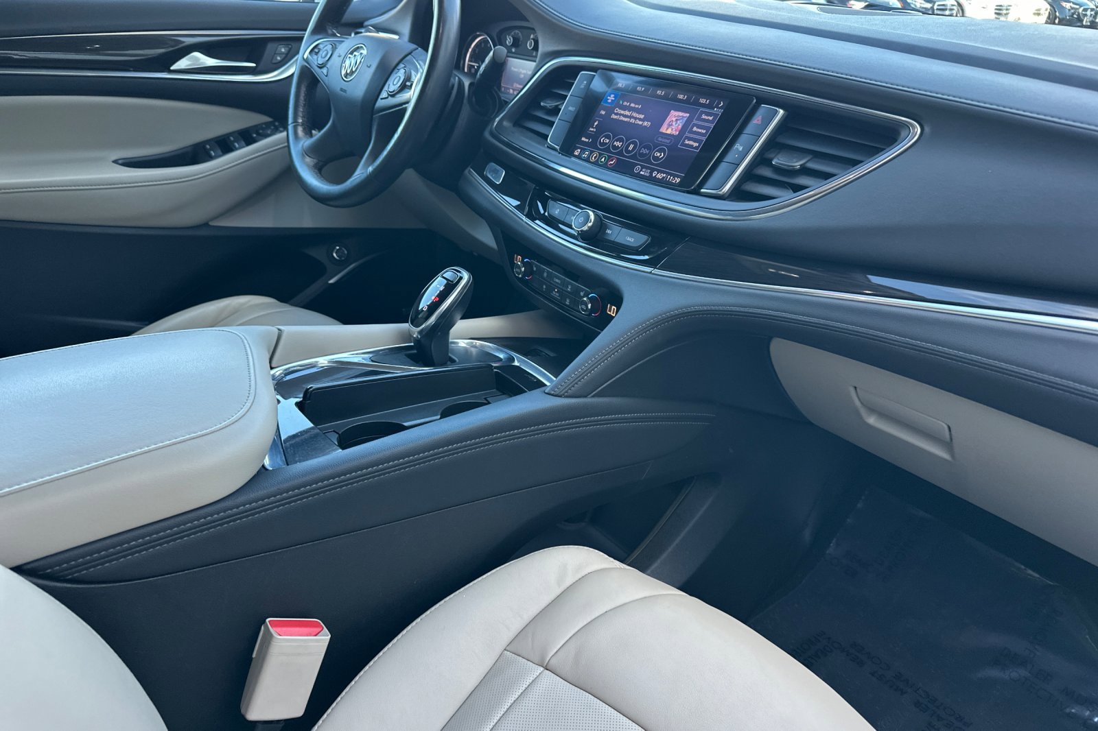 Used 2021 Buick Enclave Essence w/ Sound and Sites Package image 17