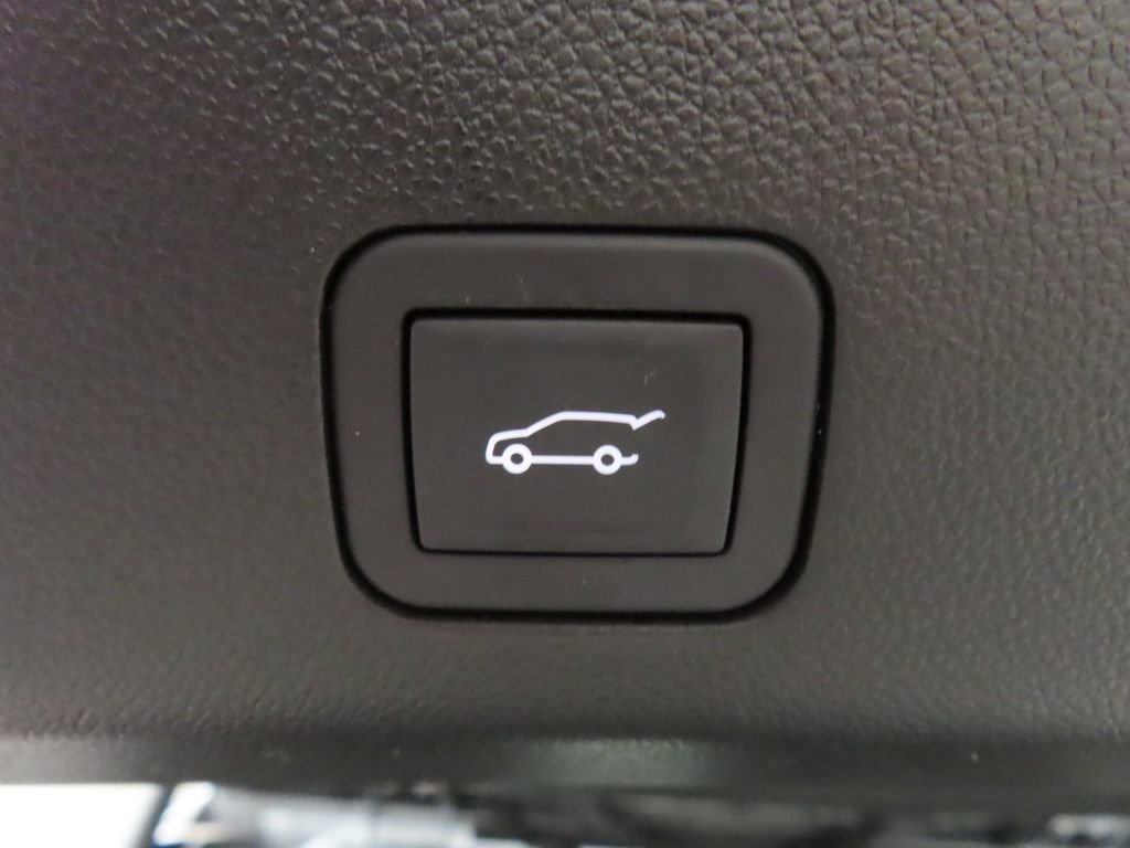 Used 2025 GMC Yukon AT4 w/ LPO, Get Active Package AWD/4WD image 49