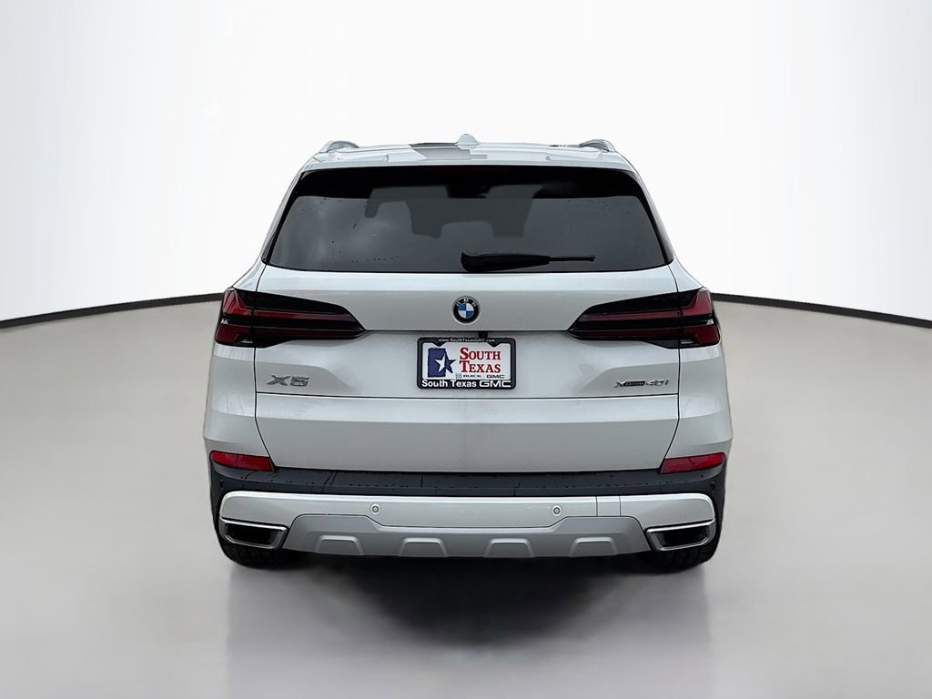 Used 2025 BMW X5 xDrive40i w/ Parking Assistance Package image 6