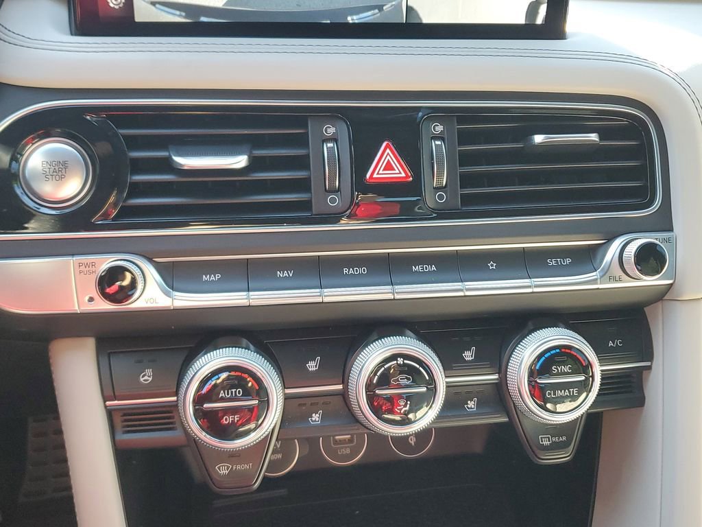 Used 2022 Genesis G70 3.3T image 28