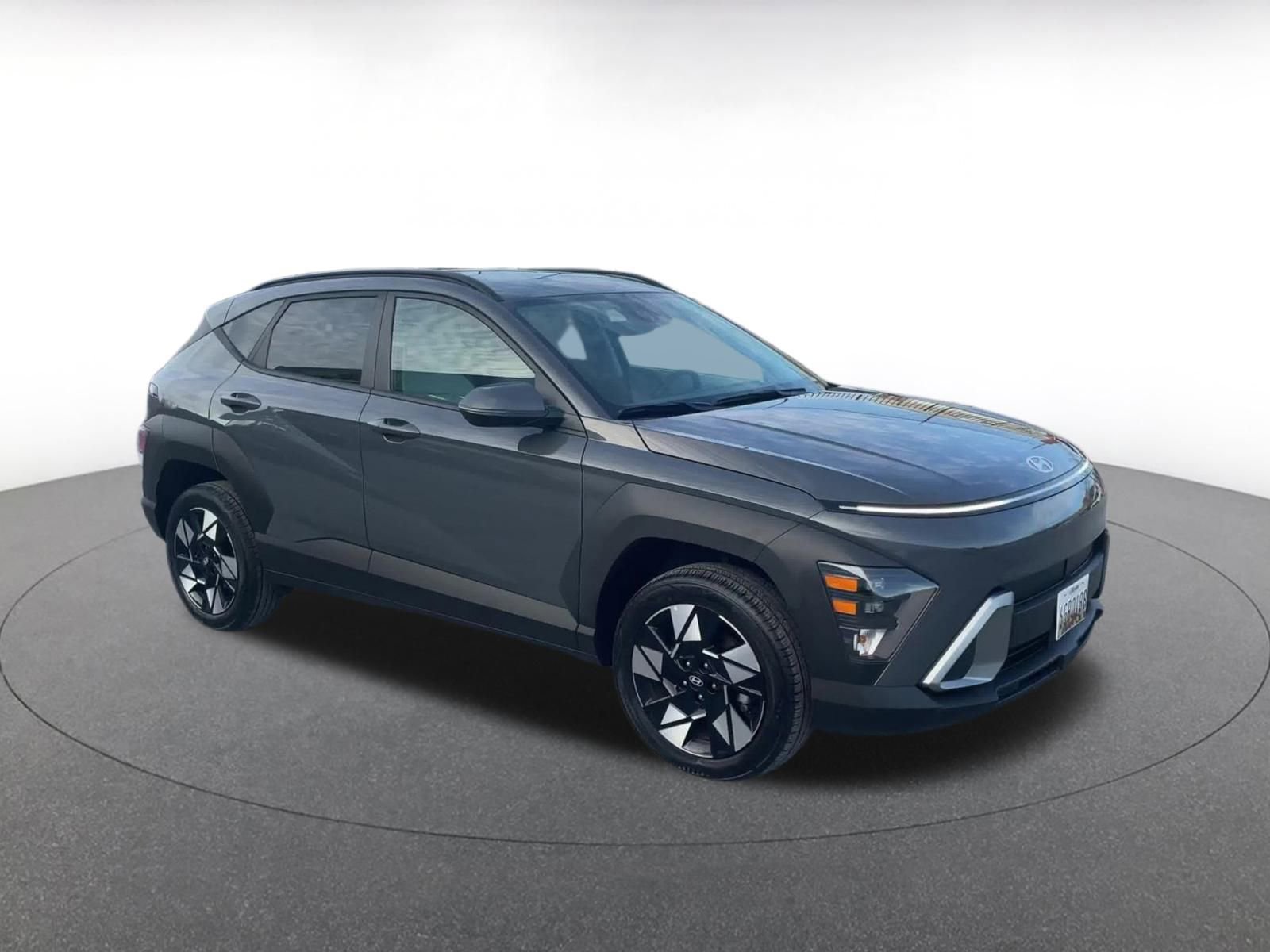 Used 2025 Hyundai Kona SEL image 2