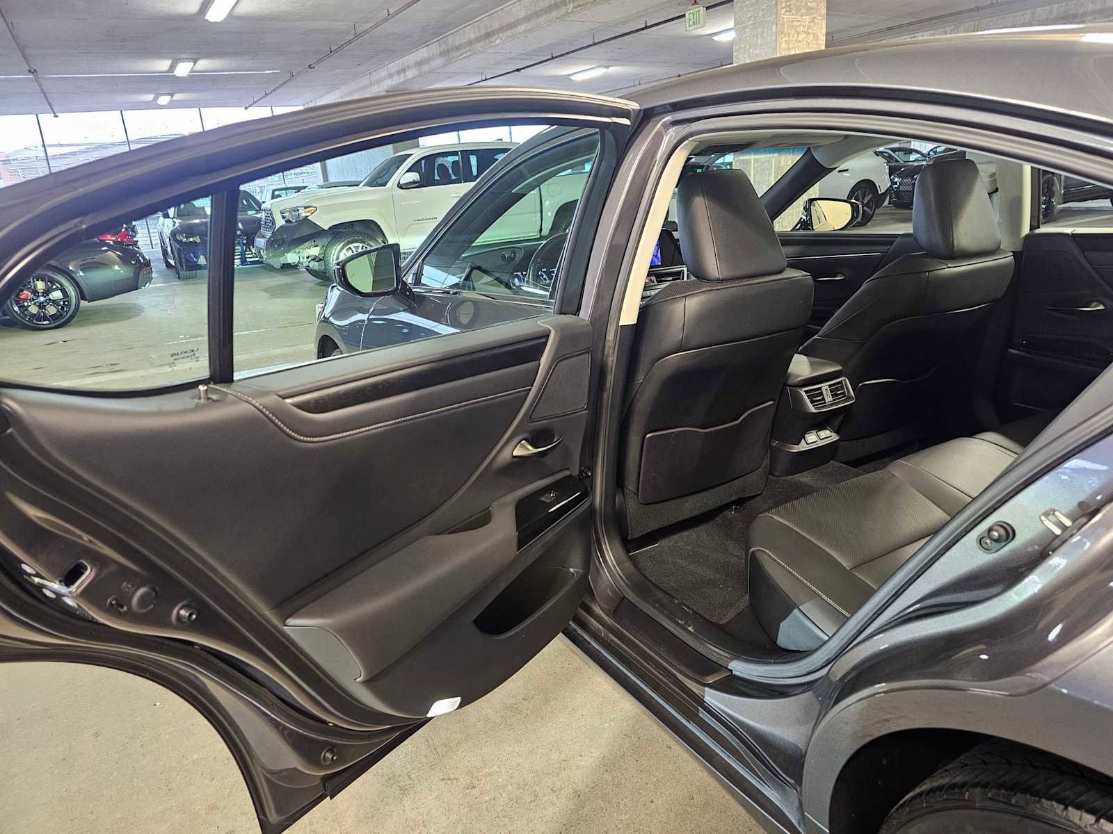 Used 2023 Lexus ES 250 w/ Premium Package image 34