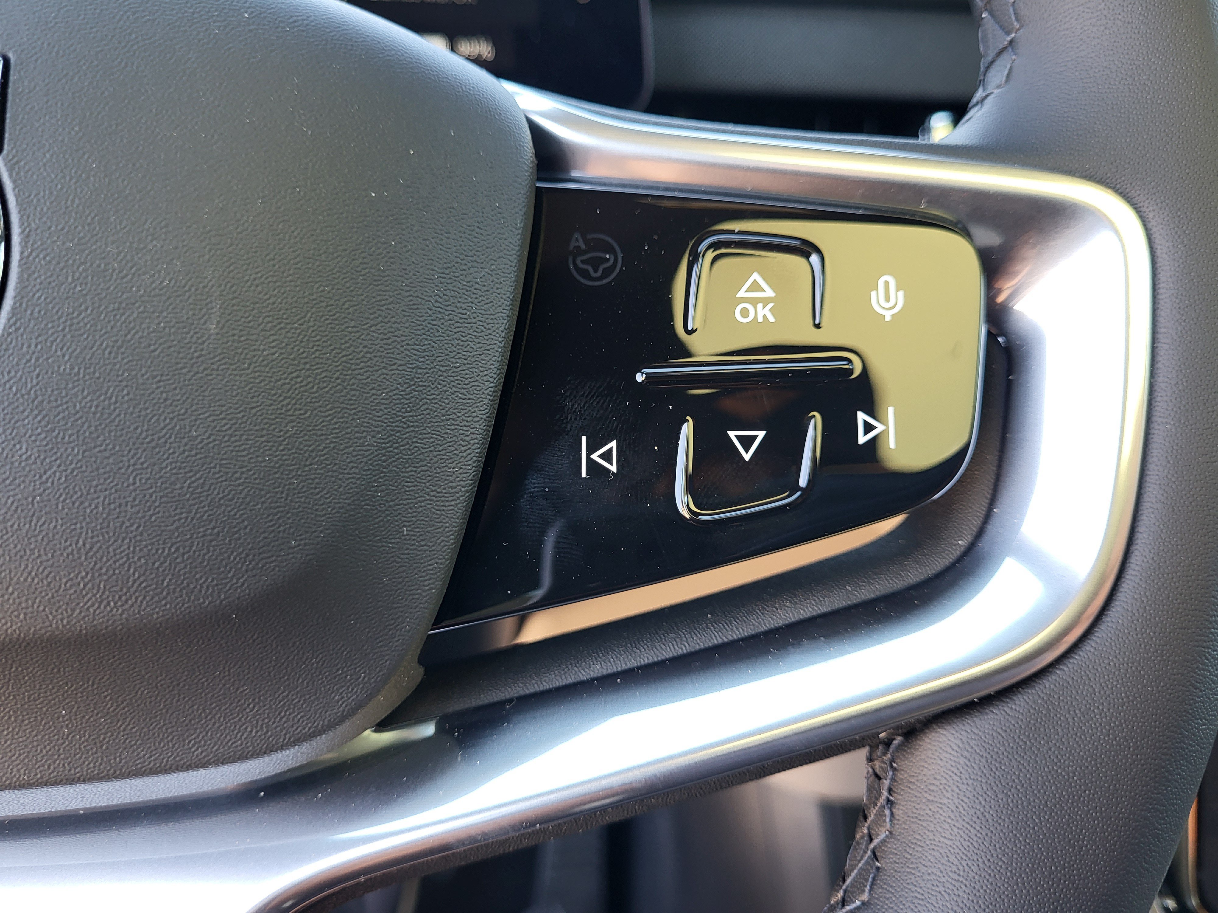 New 2026 Volvo EX90 Plus AWD/4WD image 13